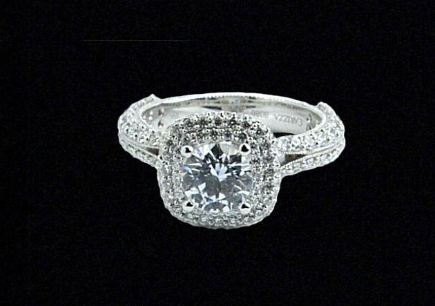 Gorgeous Engagement Ring, 18kt, white-gold, cusgion halo, 1.72ct. ENGD03